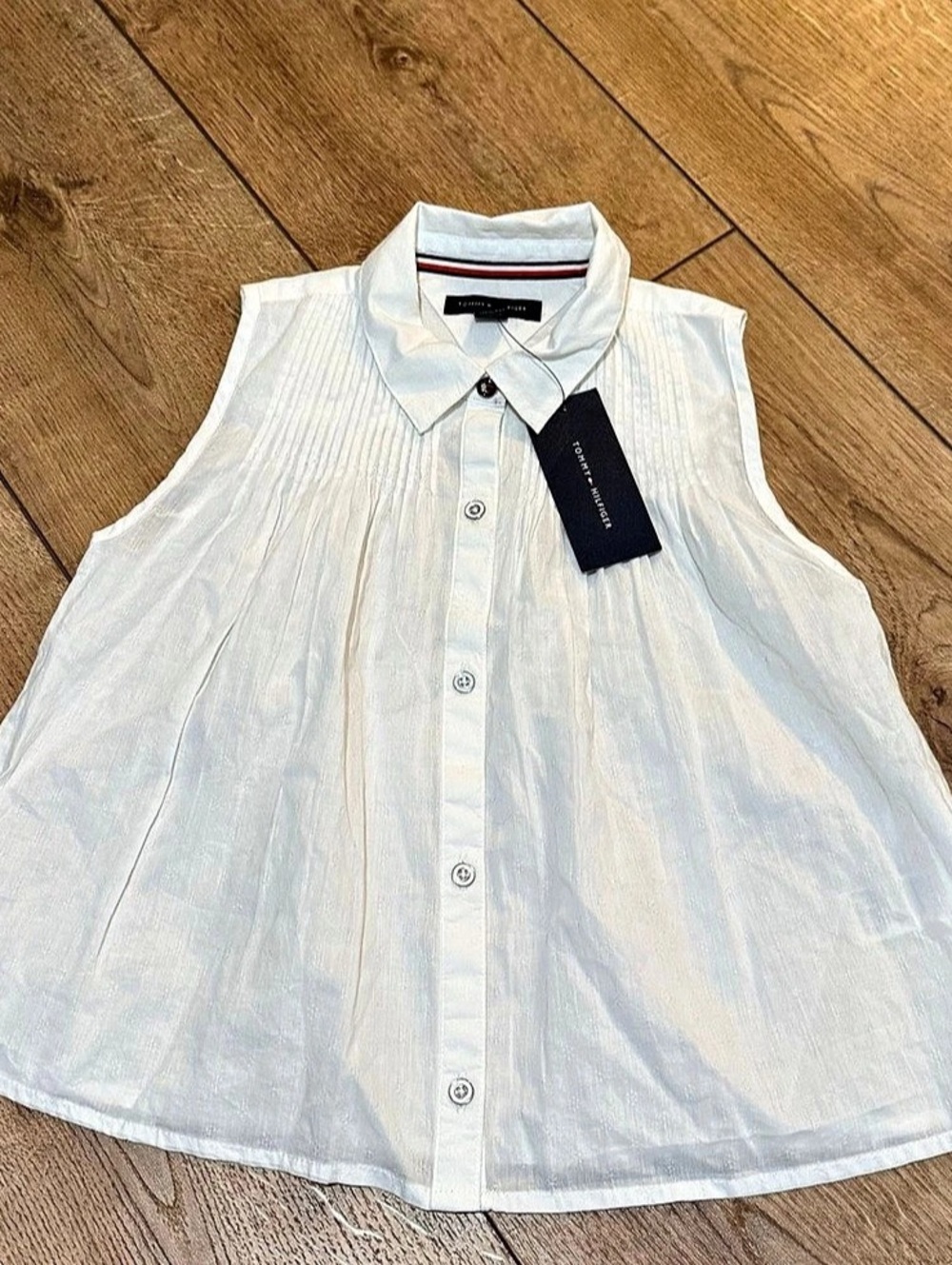 Tommy Hilfiger Girls Pleated Button Front Top in White Size Medium NWT
